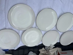 Royal Doulton Carousel H4975 7 Plates 8.25”. Discontinued 1970s Vintage - Picture 1 of 5