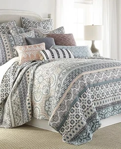 Levtex Addie Mediterranean Medallion Reversible Quilt Set, Twin - Picture 1 of 7