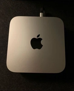 mac mini m2 2023 + satechi - Afbeelding 1 van 4