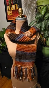 Crochet Hecho a Mano Bufanda Color Kickball Impresionante Colores Otoño 68 pulgadas de largo 8 pulgadas de ancho - Imagen 1 de 4