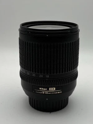Lente Nikon DX AF-S 18-135 mm f/3,5-5,6G ED *Solo MF*, solo piezas Foto 1 de 3