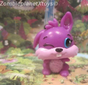 HATCHIMALS COLLEGGTIBLES MINIFIGURE CONIGLIETTO CONIGLIO LILLA LAGO GIUNGLA VIOLA - Foto 1 di 3