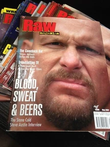 WWF WWE RAW Magazine MAY 2001 Steve Austin + Poster - Picture 1 of 3