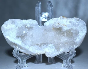 Klar Quarz Kristall Cluster Herz mit Ständer 3,66"/102 Gramm - Bild 1 von 4