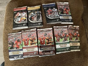 sealed, 2009 PRESS PASS Football SIGNATURE EDITION PACKS. Retail packs - Picture 1 of 5
