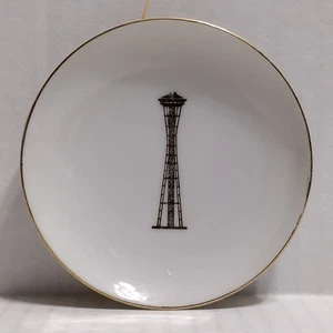 Vtg Japan 4" Mini Souvenir Plate SEATTLE, WA. Golden SPACE NEEDLE Vintage EFCCO - Picture 1 of 11