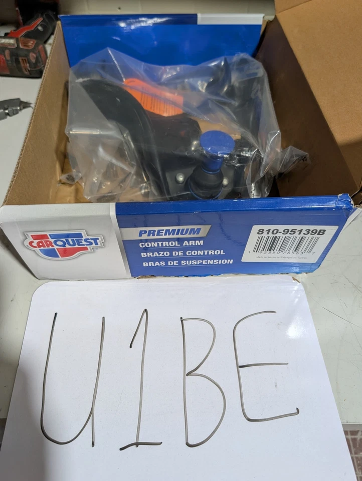 Conjunto de brazo de control de suspensión y rótula CARQUEST 810-95139B (U1BE) Foto 1 de 1