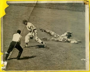 1940's Roy Smalley? Chicago Cubs #14 Sliding Unknown Team 7 x 9" Acme Photo - Picture 1 of 2