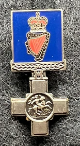 ROYAL ULSTER CONSTABULARY GEORGE CROSS MEDAL PIN BADGE - Picture 1 of 4