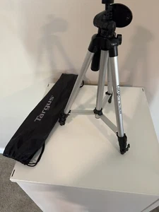 Targus Camera Tripod TG-5060TR Lightweight Built in Level Quick Connect - Picture 1 of 12