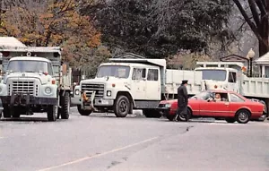 Cartolina Washington DC: Trucks Barricading Casa Bianca, Natale 1983 - Foto 1 di 2