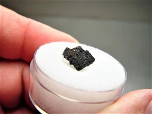 NEW FALL! SUPER RARE CLASS! TERRIFIC TARDA C2 UNGROUPED METEORITE! .51 GMS! - Picture 1 of 6