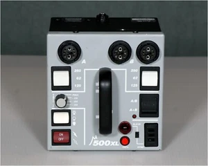 Dynalite M500XL power pack, for parts/not working - Picture 1 of 7