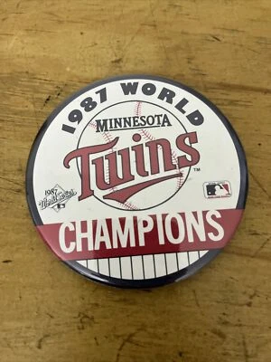 Vintage Minnesota Twins 1987 MLB World Series Champions Pin-back Button Pin - Image 1 of 2