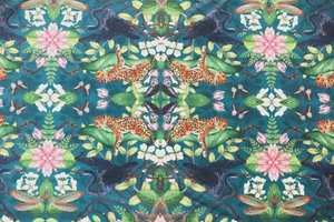 DISEÑO DE TELA CORTINA CLARKE & CLARKE Wonderlust Tea Story 3,1 METROS TERCIOPELO VERDE AZULADO - Imagen 1 de 9