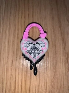 Monster High Doll C.A. Cupid 1st Wave Heart Purse - Picture 1 of 2