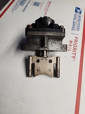 MONTAJE VÁLVULA POLARIS XCR 800 VES Foto 1 de 4