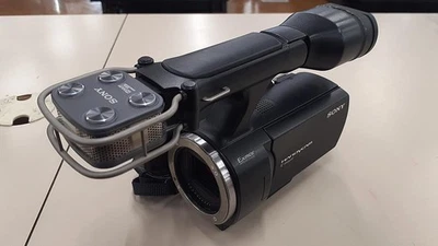 SONY NEX-VG10 Video Camera - Great Condition - Image 1 of 4