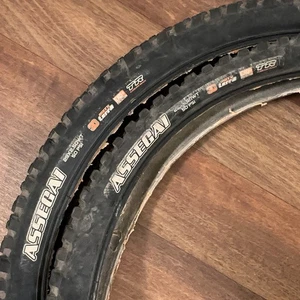Maxxis Assegai 29x2.5WT Tire Tubeless Ready Folding 3C MaxxTerra EXO+ Used Pair - Picture 1 of 9