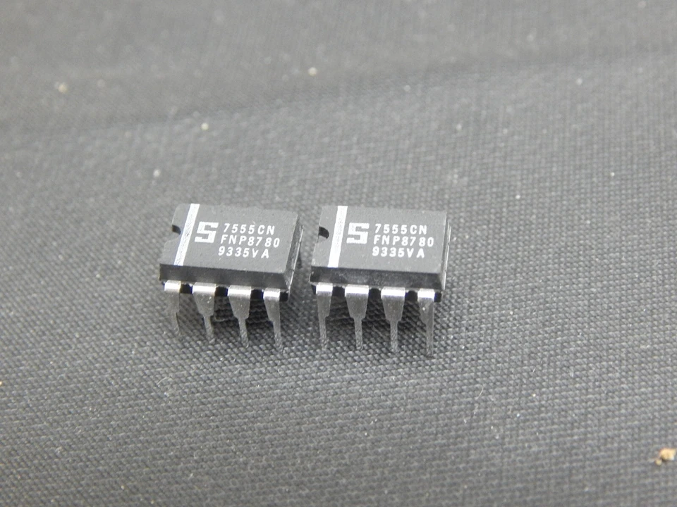 SIGNETICS 7555CN IC OSC ОДИН ТАЙМЕР 500 КГЦ 8-DIP - ЛОТ ИЗ 2 IC - БЫСТРАЯ ДОСТАВКА - Изображение 1 из 1