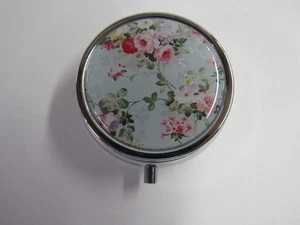 New Metal Floral Design Pill Box 3 Compartment Portable for Pocket or Purse - Picture 1 of 3