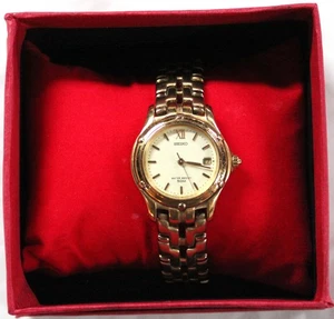 Vintage 1995 SEIKO “Sports 50” 5 Bar Women’s 27mm Quartz Watch Date Gold Steel - Picture 1 of 4