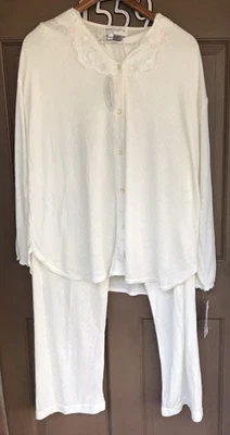 Pijama Miss Elaine Cuddle Tejido Marfil Bordado Floral Grande Nuevo con Etiquetas ¡Acogedor y Cálido! Foto 1 de 4