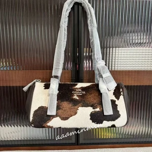 Neu mit Etikett Coach Asher Schultertasche mit Kuhmuster CCC85 Haarwade/Sv/Kuh Multi - Bild 1 von 11