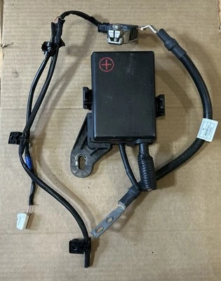 Hyundai Genesis 2009-2014 sedán OEM NEG/POS batería terminal caja de conexiones Foto 1 de 2