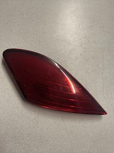 Lexus SC430 2002 - 2010 conductor trasero izquierdo del maletero trasero reflector luz fabricante de equipos originales - Imagen 1 de 7
