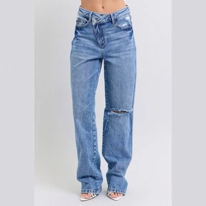 Judy Blue Dad Jean Criss Cross Baggy Jean Womens Size 9/29 Distressed - Picture 1 of 7