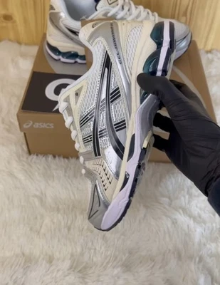 Asics Gel Kayano 14 · Nuevas con etiqueta · Talla 42 - Imagen 1 de 4