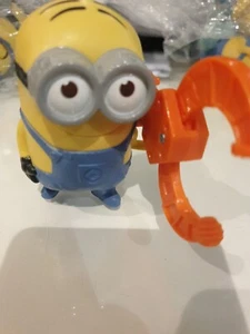 2013 McDonalds Figure Minion Laser Happy MEAL VERY BAD Me 2 Dave GRABBER GADGET - Picture 1 of 4