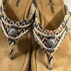 Minnetonka Sandals Womans 8 Slip On Fabric Thong Embellied Western Design Silver