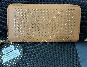 Olivia & kate wristlet - Picture 1 of 5