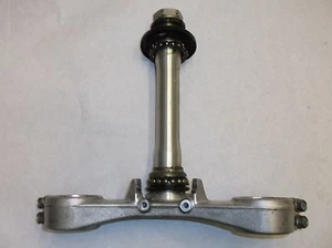 04-2005 KAWASAKI ninja ZX12 ZX 12 ZX12R LOWER TRIPLE TREE STEERING STEM - Picture 1 of 2