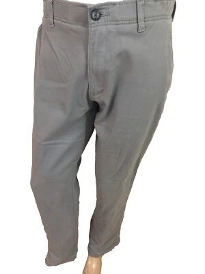 Pantalones para hombre Lee Extreme Comfort calce relajado 32x32 60 % algodón y 2 % gris spandex Foto 1 de 4