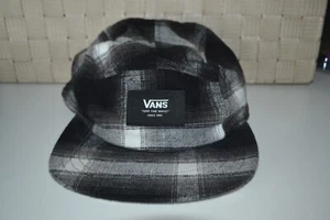 Furgonetas, sombrero, estilo cadete, cuadros blancos y negros - Imagen 1 de 8