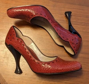 JOHN FLUEVOG LISTENS: AUDREY PUMPS 7/6.5 CRACKLED LEATHER HEELS SHOES hepburn - Picture 1 of 4
