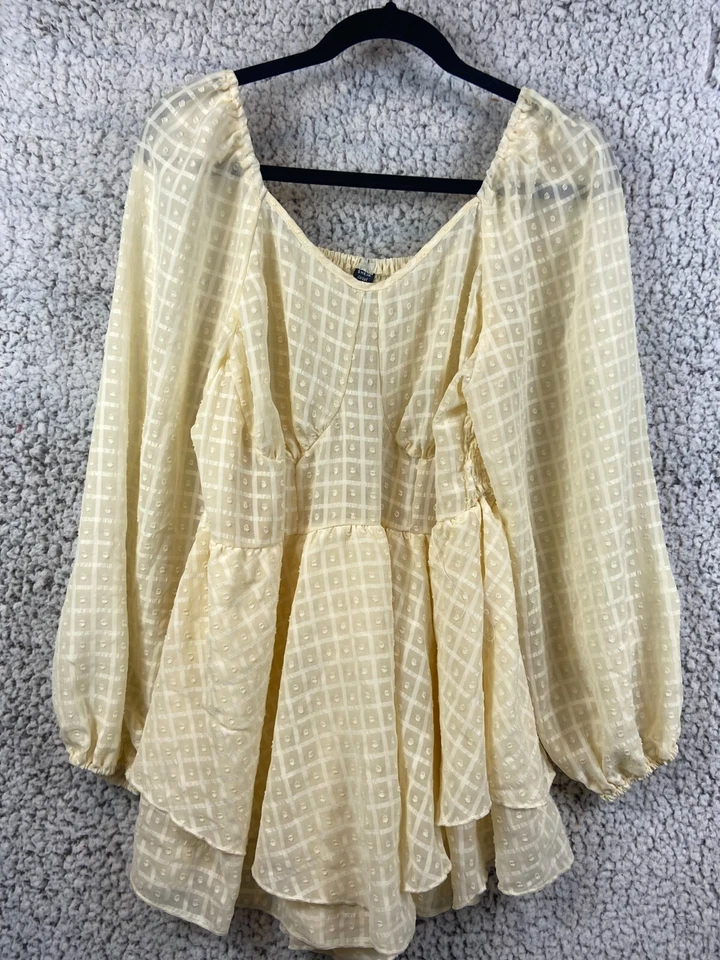 Mameluco beige claro con volantes manga larga capas elástico espalda cuello redondo talla 1XL Foto 1 de 4