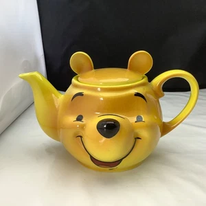 Winnie the Poo Teapot. Cardew Winnie the Poo Face Teapot - Disney Showcase 2000 - Picture 1 of 8