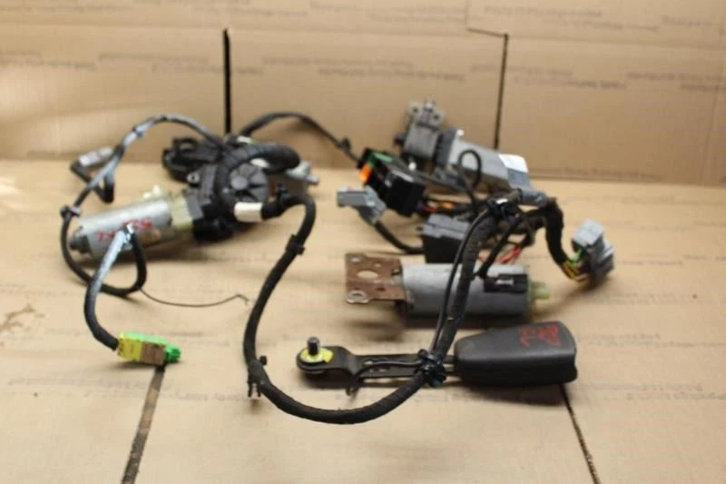 Volvo V70 2005 2006 2007 asiento delantero del conductor motores arnés de cables hebilla del cinturón de seguridad Foto 1 de 4