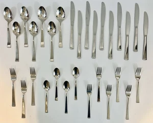 Wallace Julienne Stainless Flatware 18/10 Glossy Lot Of 30 Pieces Made In Korea - Picture 1 of 3