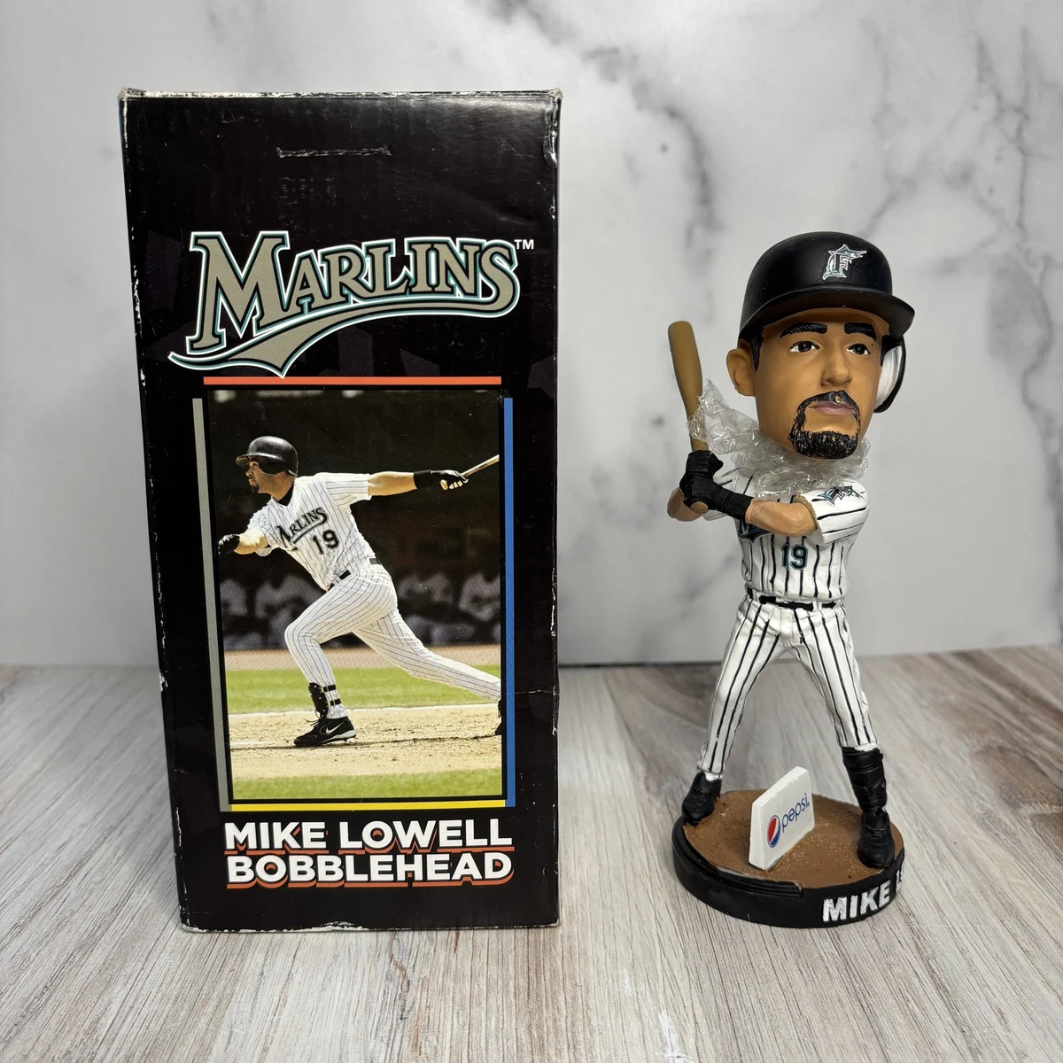 マーリンズ ローウェル ボブルヘッド s-l1200.webp