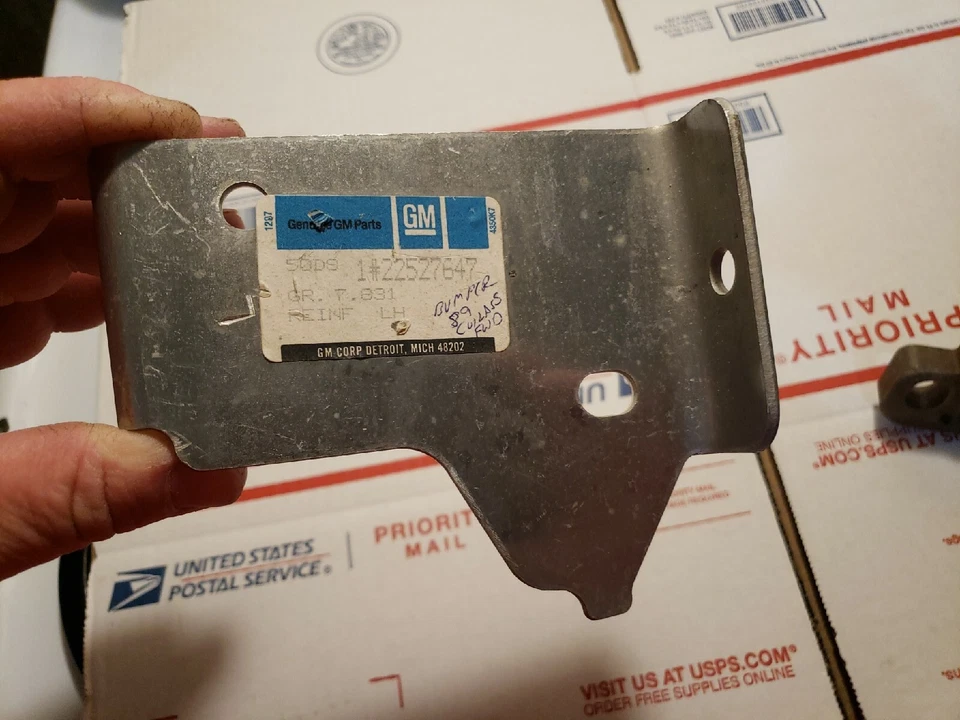 GM NOS 1985-96 OLDSMOBILE Cutlass Cruiser LH parachoques delantero barra de imp refuerzo  Foto 1 de 3