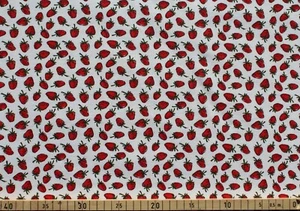 Baumwolle Jersey Stoff, Quality Textiles, Erdbeeren, Weiß / Rot, Rest 80x147 cm - Bild 1 von 4