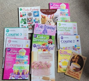 Lot of 14 Cake and Cupcake Decorating Magazines and Cookbooks Wilton School - Picture 1 of 13