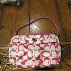 KLEINE COACH HOT PINK UND WEISS HANDTASCHE/HANDGELENKTASCHE SIEHT NIE GETRAGEN AUS 6 1/2" BREIT X 5" T - Bild 1 von 7