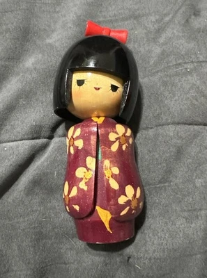 Muñeca Creativa Kokeshi Maiden Manga Madera Ciruela Hecha en Japón. Foto 1 de 2