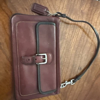 Vtg COACH Soho Leather Wristlet Clutch Snap Front Flap Pocket w Buckle Burgundy - Image 1 of 4